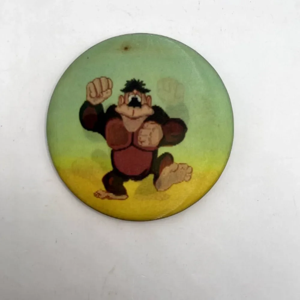 Vintage Donkey Kong Button Pin‎ Moves Arms Holographic